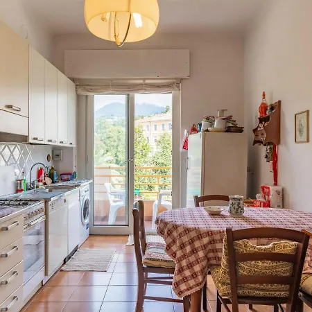 Attractive In Near Beach Daire *